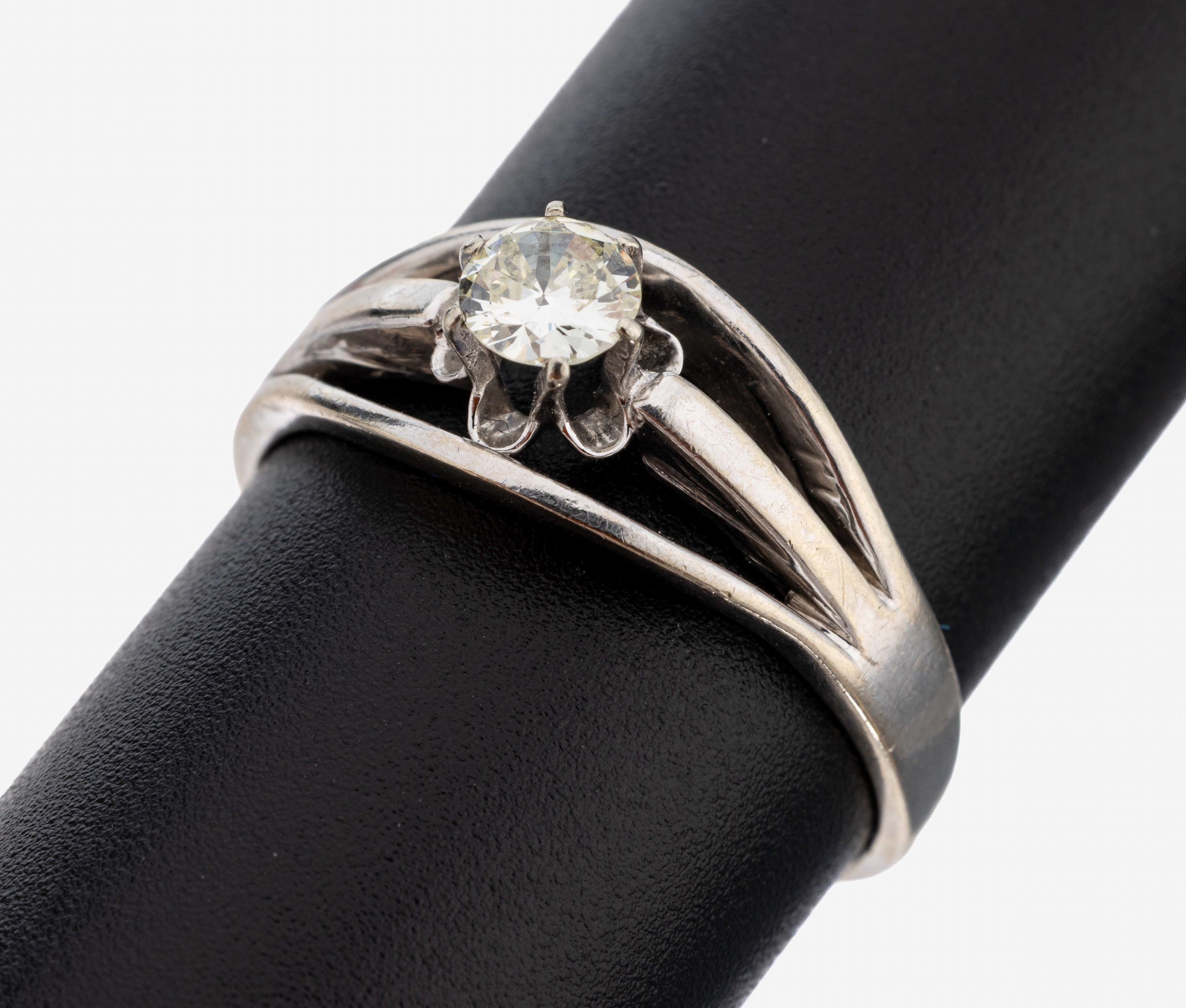 Image 27149809 - 14 kt Gold Brillant-Ring, WG 585/000, Ringkopf durchbrochen, Brillant ca. 0.25 ct ...