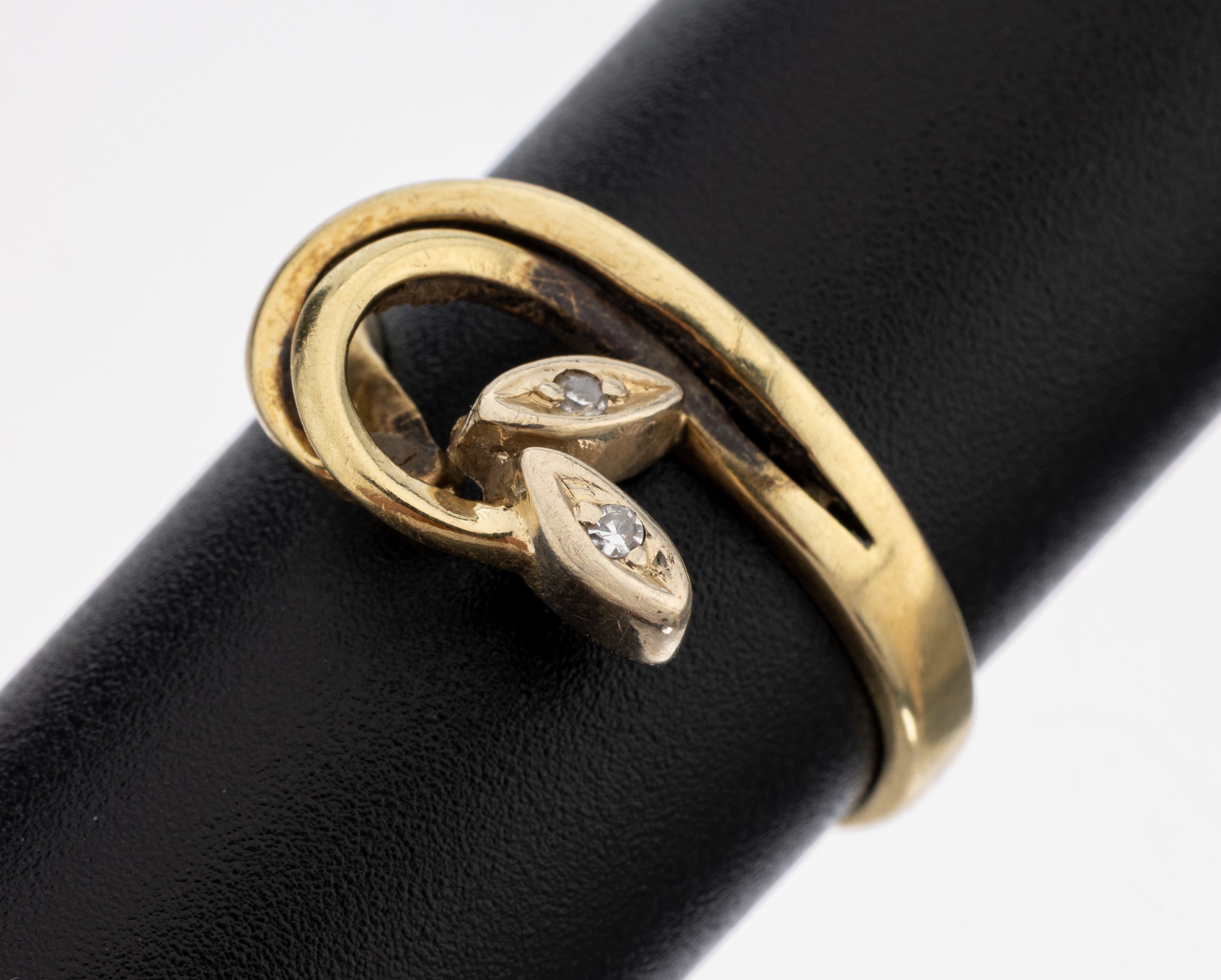 Image 27149820 - 14 kt Gold Diamant-Ring, GG 585/000, abstrakte doppelköpfige Schlange, 2 kl. ...