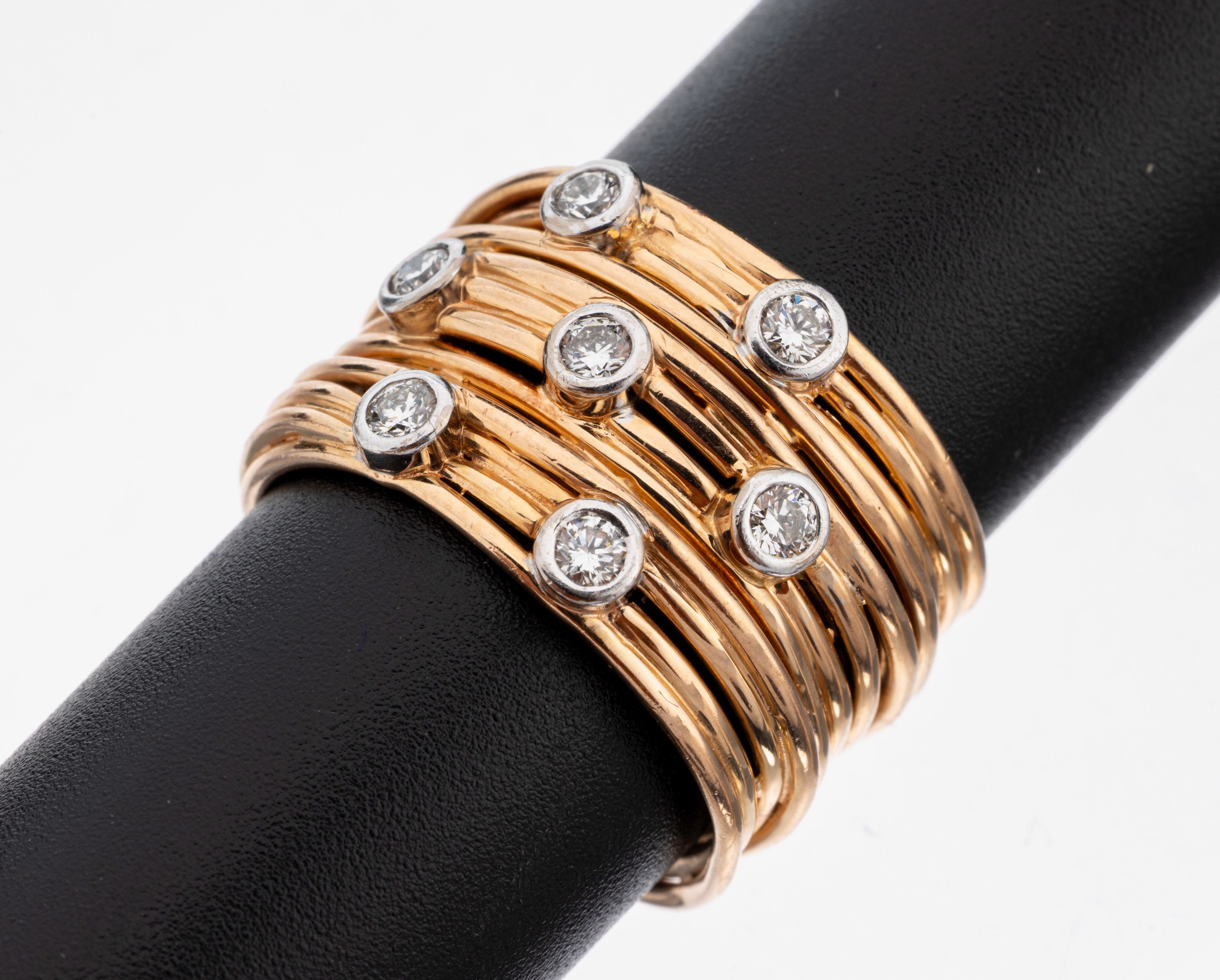 Image 27149844 - Ausgefallener 18 kt Gold Brillant-Ring, RG/WG 750/000, ungewöhnliches Design, 7 ...