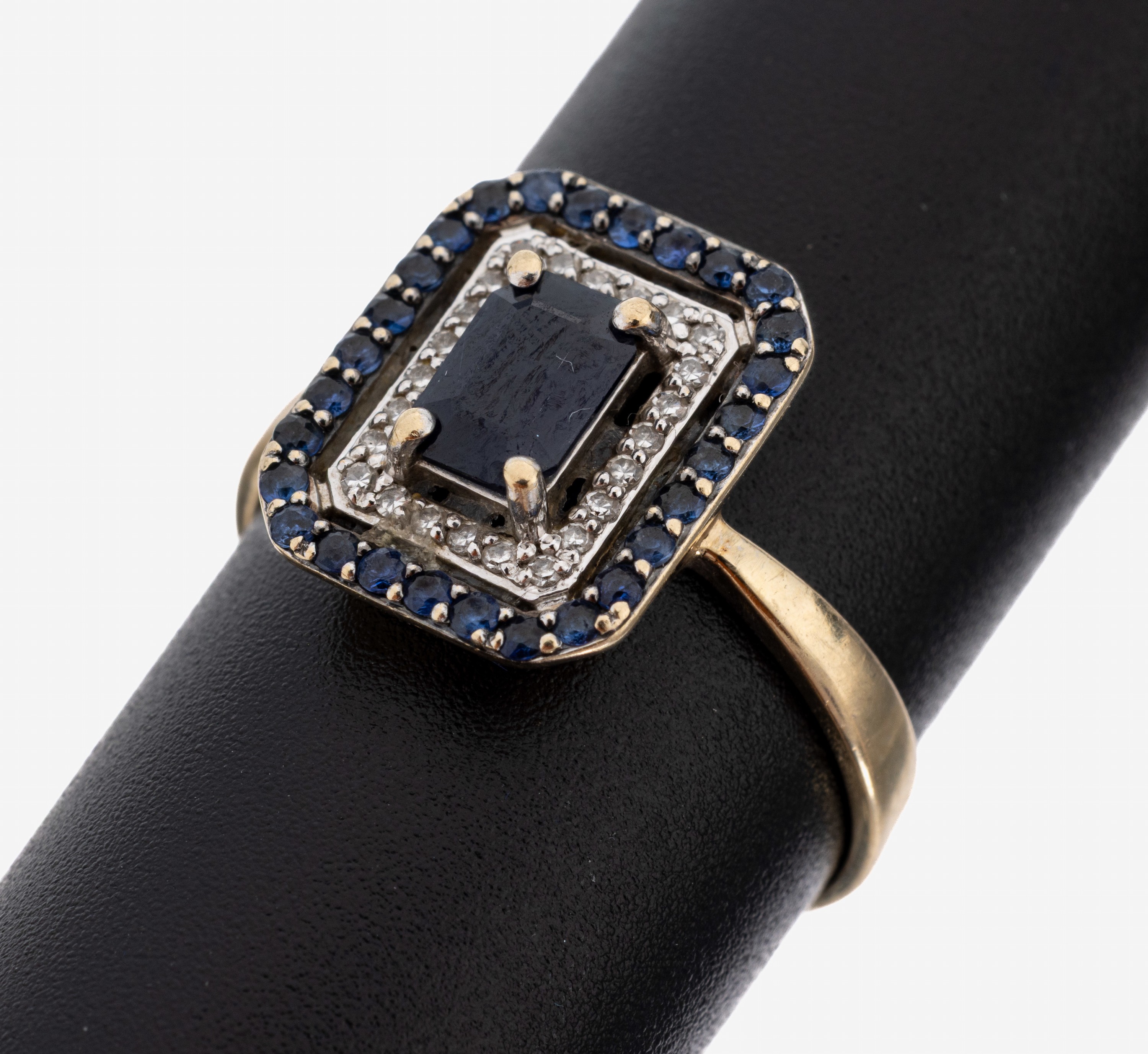 Image 27149871 - 18 kt Gold Saphir-Diamant-Ring, GG 750/000, mittig erhaben gefasster Saphir im Emerald ...