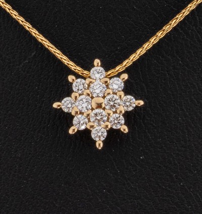 27149864a - 14 kt gold brilliant-pendant , YG 585/000, styl. blossom, 12 brilliants total approx. ...