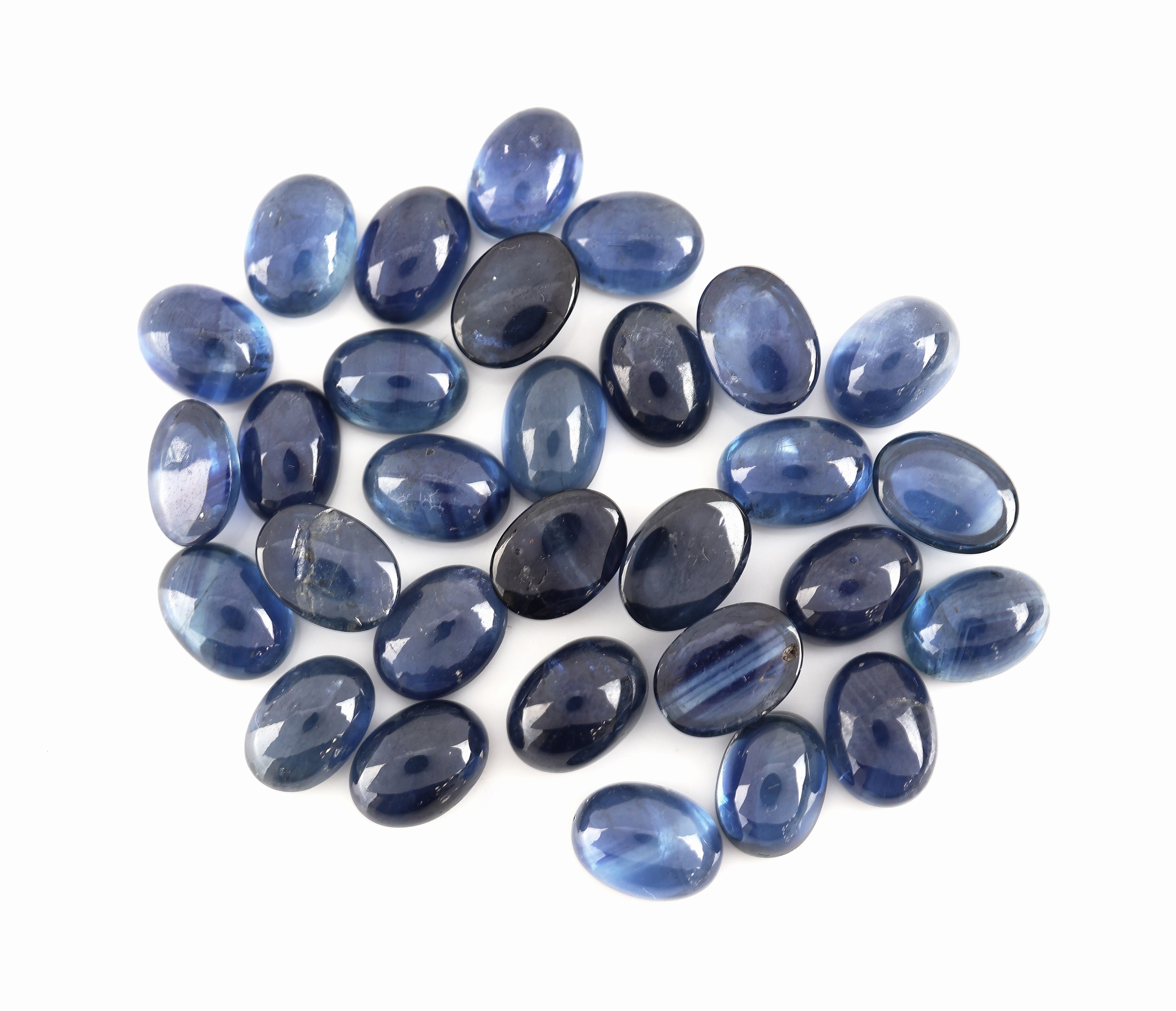 Image 27150224 - Lot lose Saphire, zus. ca. 36.02 ct, ovale Cabochons in versch. Größen und Farbnuancen ...