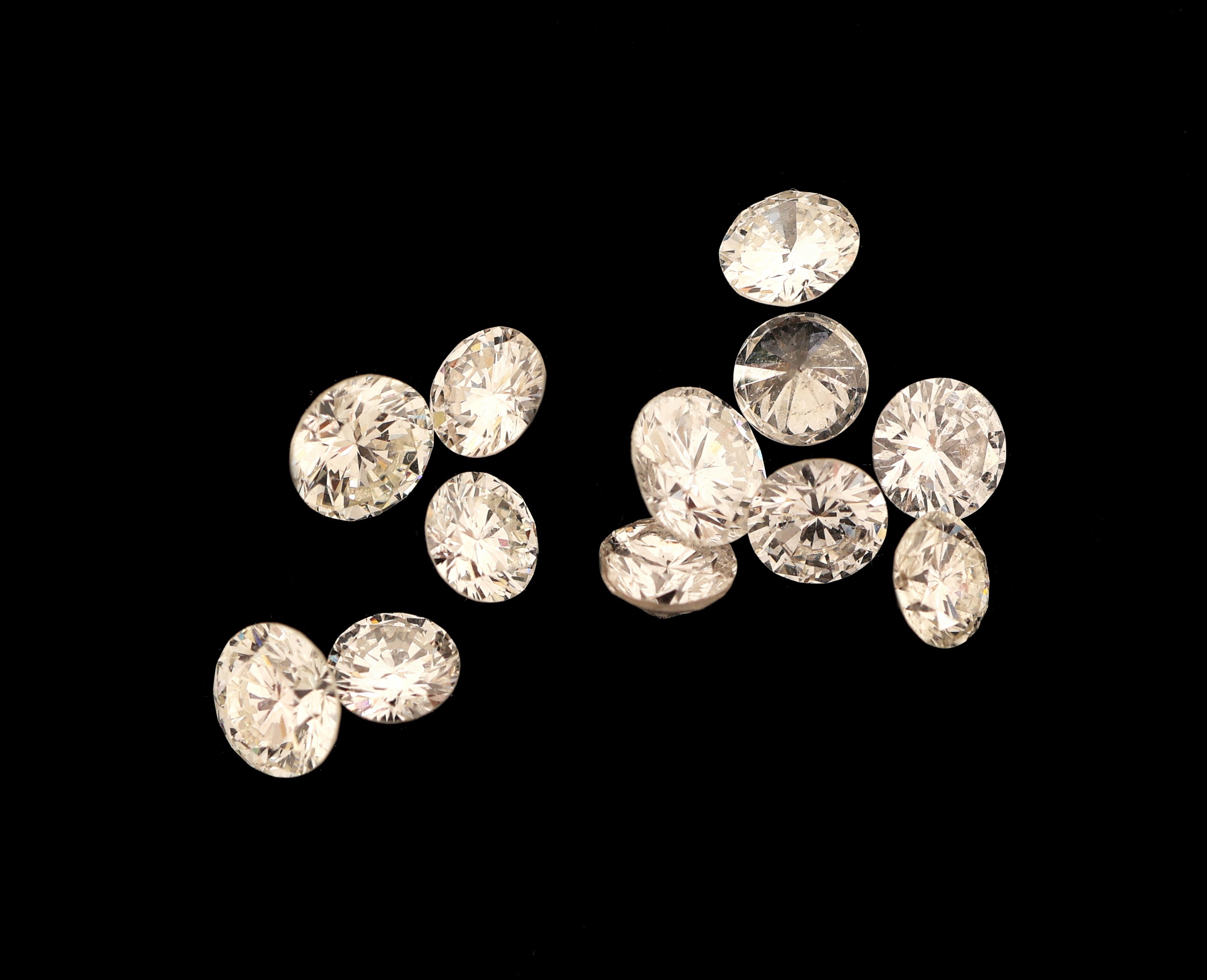 Image 27150244 - Lot 12 lose Brillanten, zus. ca. 1.94 ct Weiß-get.Weiß/p 1 Schätzpreis: 1200, - EUR