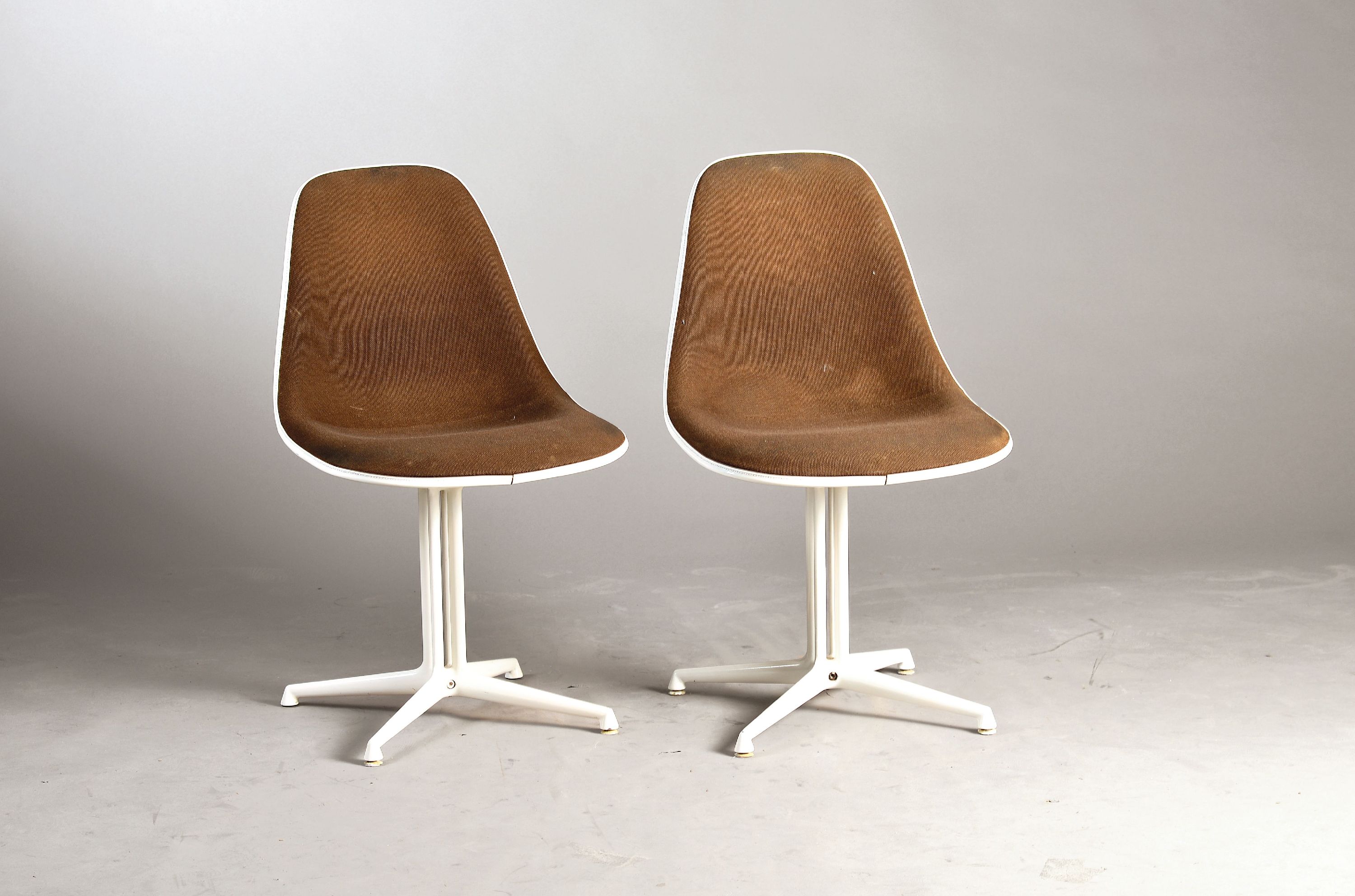 Image 27150614 - 4 La Fonda Chairs, Entw. Charles & Ray Eames, Ausführung Herman Miller, weiße ...