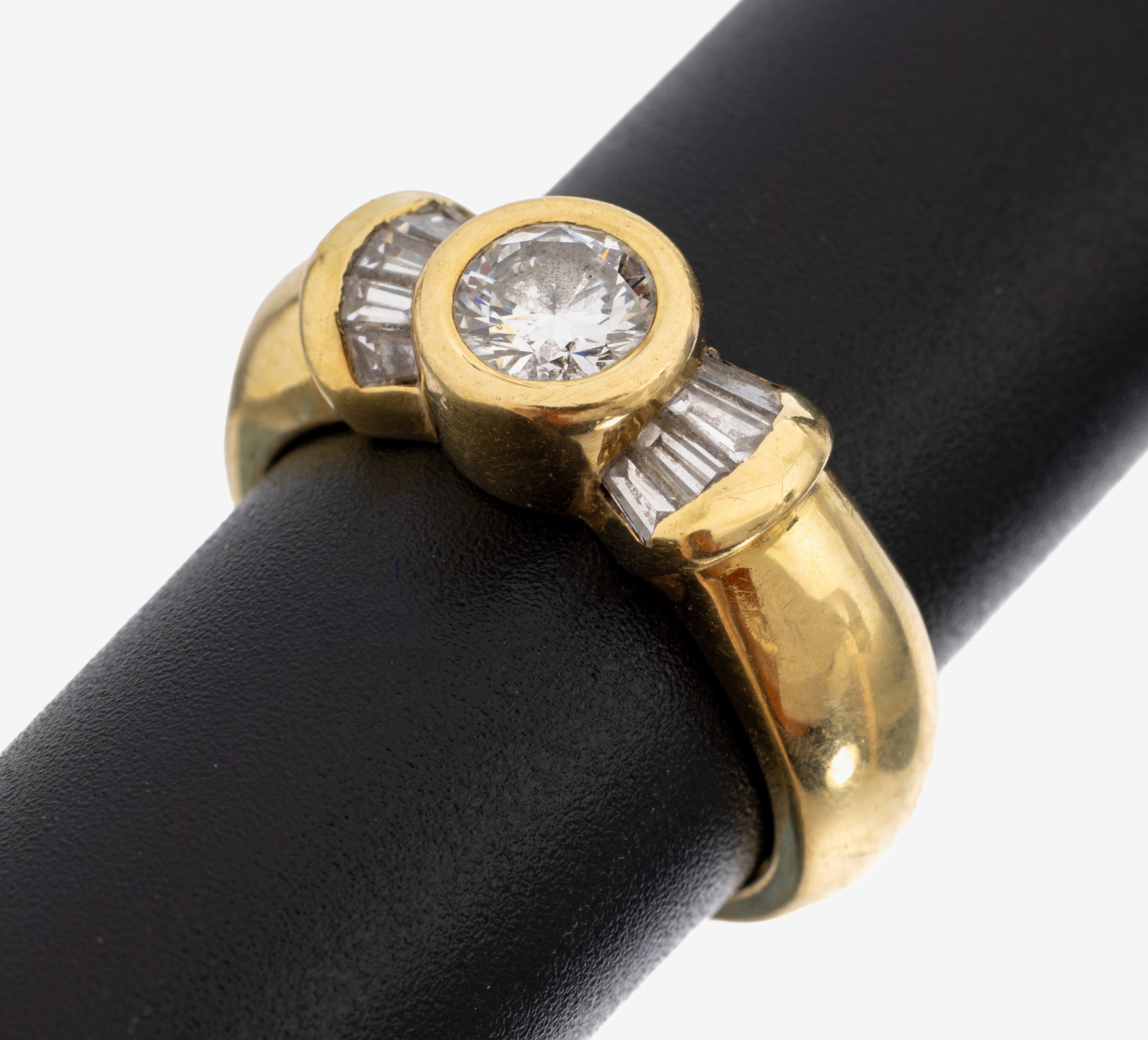 Image 27150824 - 18 kt Gold Diamant-Ring, GG 750/000, mittigBrillant ca. 0.50 ct Weiß/si2, umgeben von ...