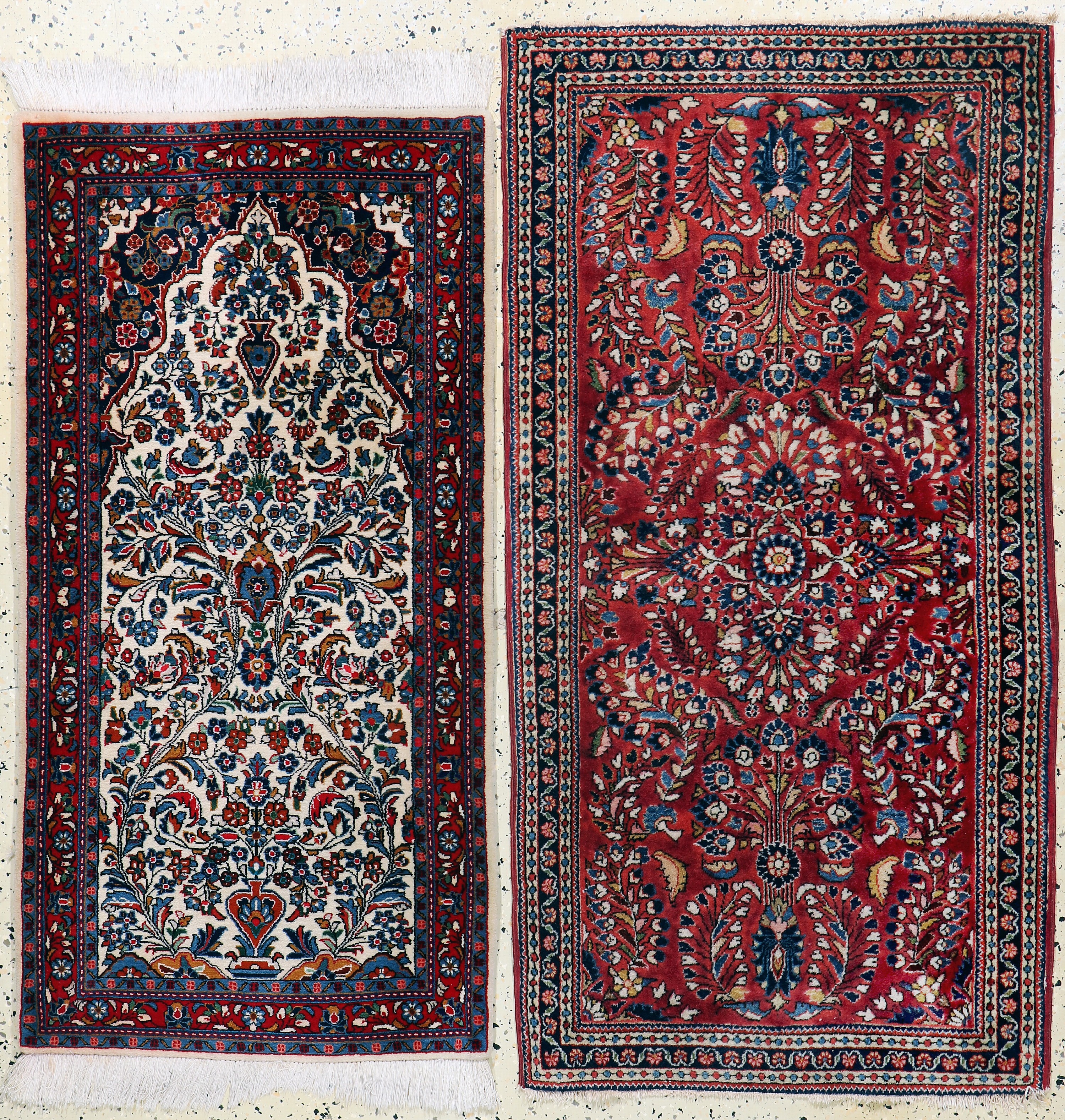 Image 27151071 - 2 Lots Sarogh, Persien, Mitte 20.Jhd, Wolleauf Baumwolle, ca. 150 x 75 cm, EHZ: 2 ...