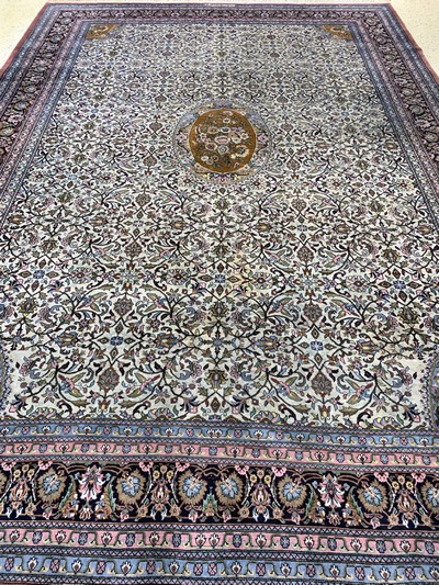 27151064i - Kaschmir fein signiert, Indien, Ende 20.Jhd, Wolle auf Baumwolle, ca. 395 x 275 cm,EHZ: ...