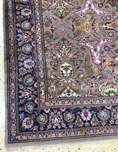 27151065b - Kaschmir signiert, Indien, Ende 20.Jhd, Wolle auf Baumwolle, ca. 275 x 190 cm, EHZ: 3 ...