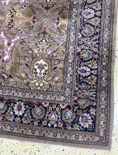 27151065c - Kaschmir signiert, Indien, Ende 20.Jhd, Wolle auf Baumwolle, ca. 275 x 190 cm, EHZ: 3 ...