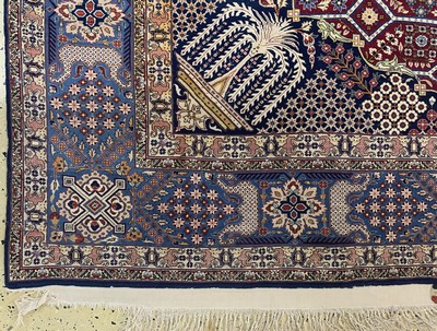 27151067b - Esfahan fein, Persien, Mitte 20. Jhd, Korkwolle auf Seide, ca. 345 x 230 cm, ca. ...