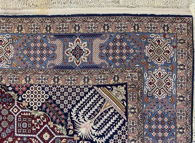 27151067g - Esfahan fein, Persien, Mitte 20. Jhd, Korkwolle auf Seide, ca. 345 x 230 cm, ca. ...