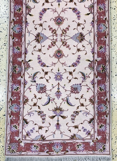 27151073b - Täbriz fein(50 Raj), Persien, Ende 20.Jhd, Korkwolle mit Seide, ca. 240 x 74 cm, ca. ...