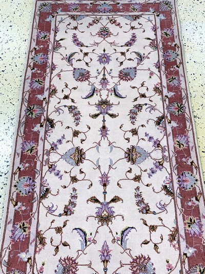 27151073c - Täbriz fein(50 Raj), Persien, Ende 20.Jhd, Korkwolle mit Seide, ca. 240 x 74 cm, ca. ...