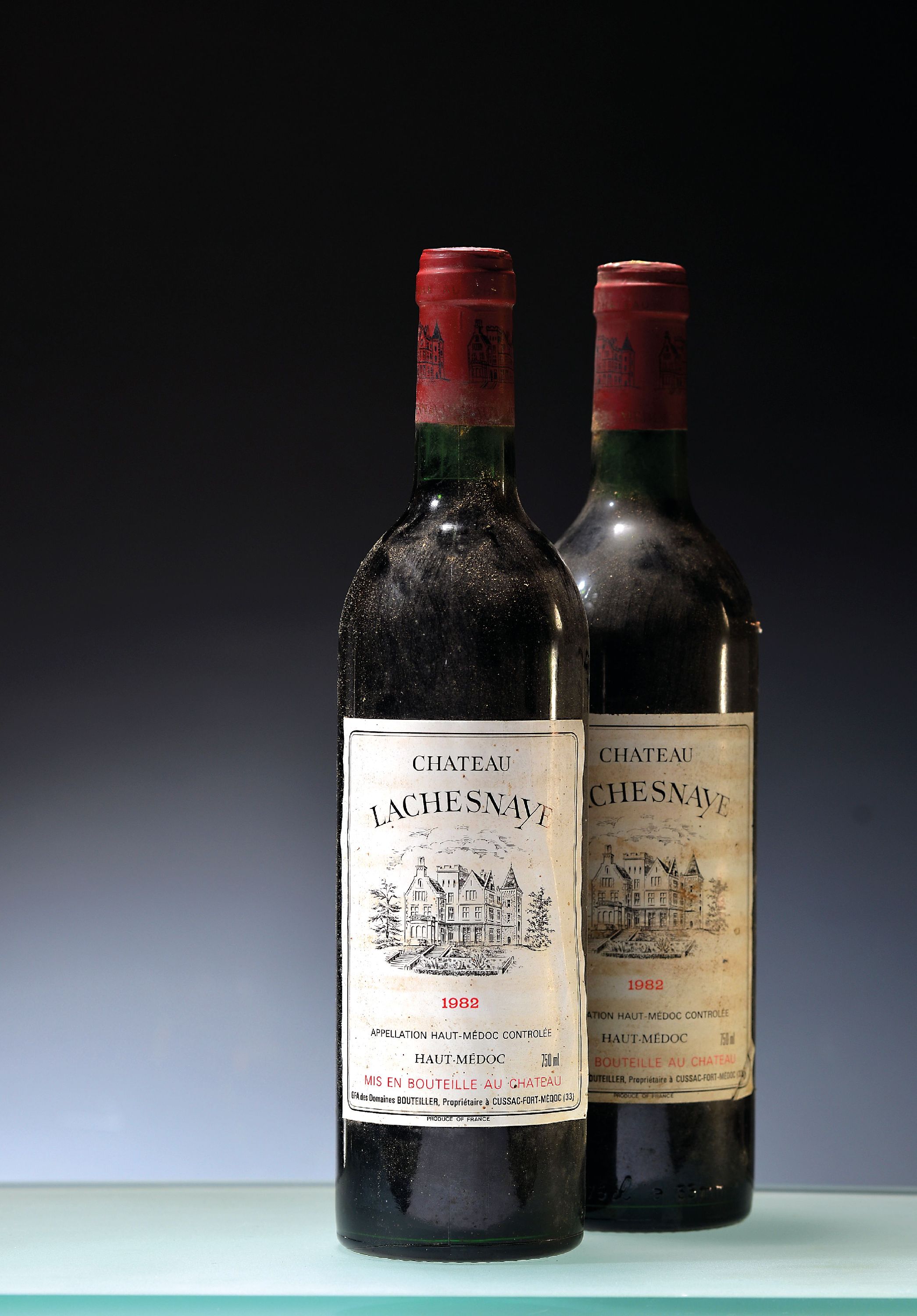 Image 27151877 - 18 Flaschen 1982 Chateau Lachesnaye, Haut -Medoc, je 75cl, Etiketten z.T. lädiert, ...