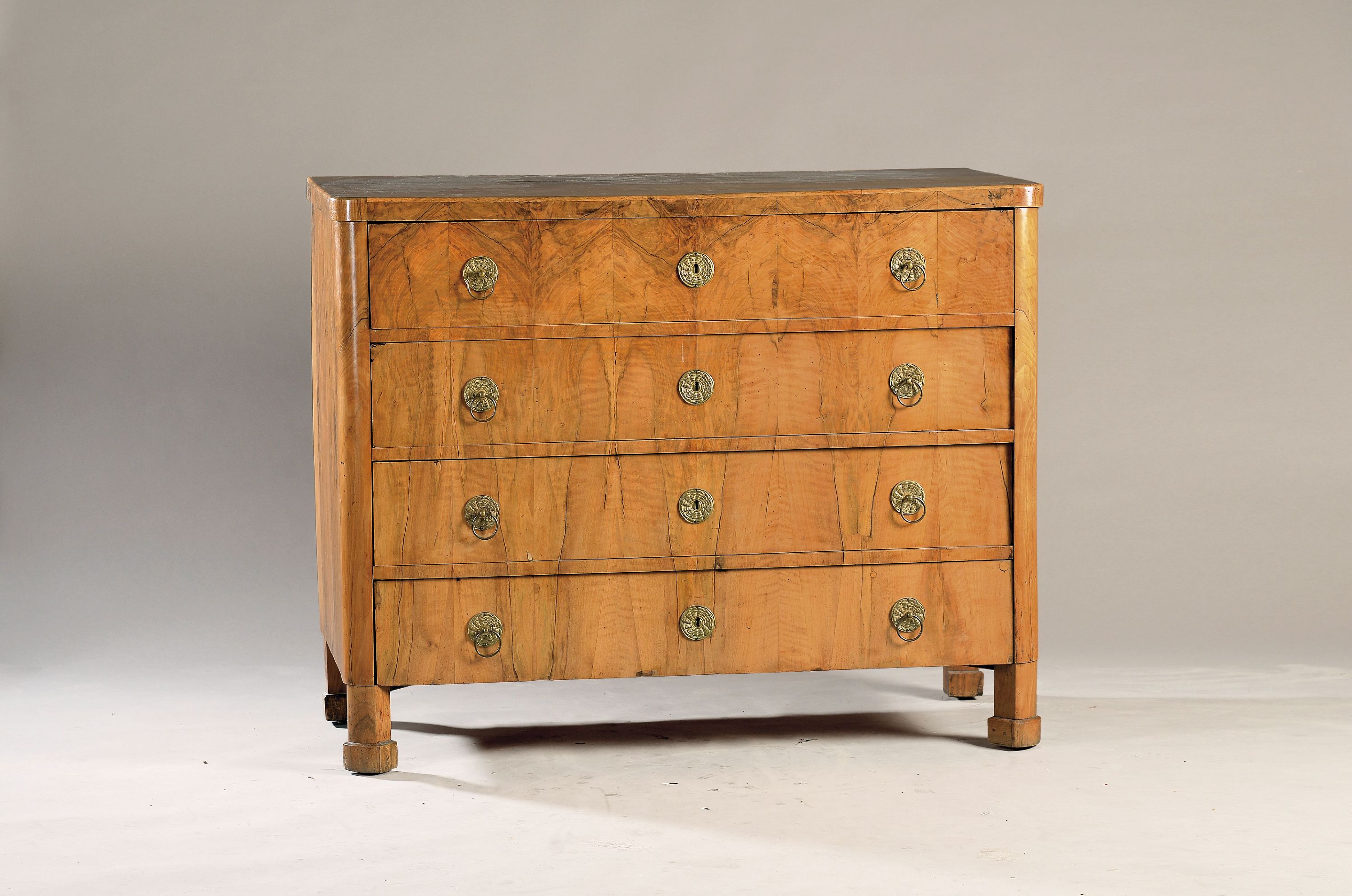 Image 27151912 - Großer Biedermeier-Kommode, 19.Jh., Nußbaumfurnier, z.T. massiv, 4 Schublade, ...