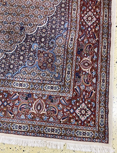 27152192a - Mud fein, Persien, Ende 20.Jhd, Korkwolle mit Seide, ca. 250 x 245 cm, ...