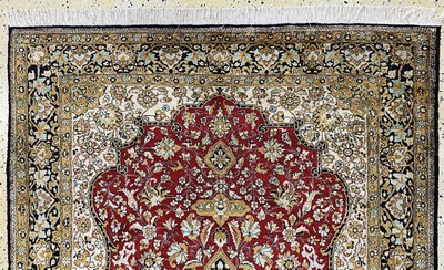27152211a - Ghom Seide, Persien, Mitte 20.Jhd, reine Naturseide, ca. 215 x 140 cm, gereinigt, EHZ: ...