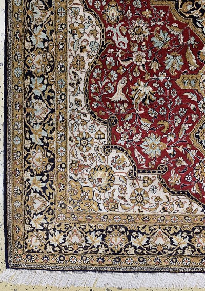 27152211c - Ghom Seide, Persien, Mitte 20.Jhd, reine Naturseide, ca. 215 x 140 cm, gereinigt, EHZ: ...