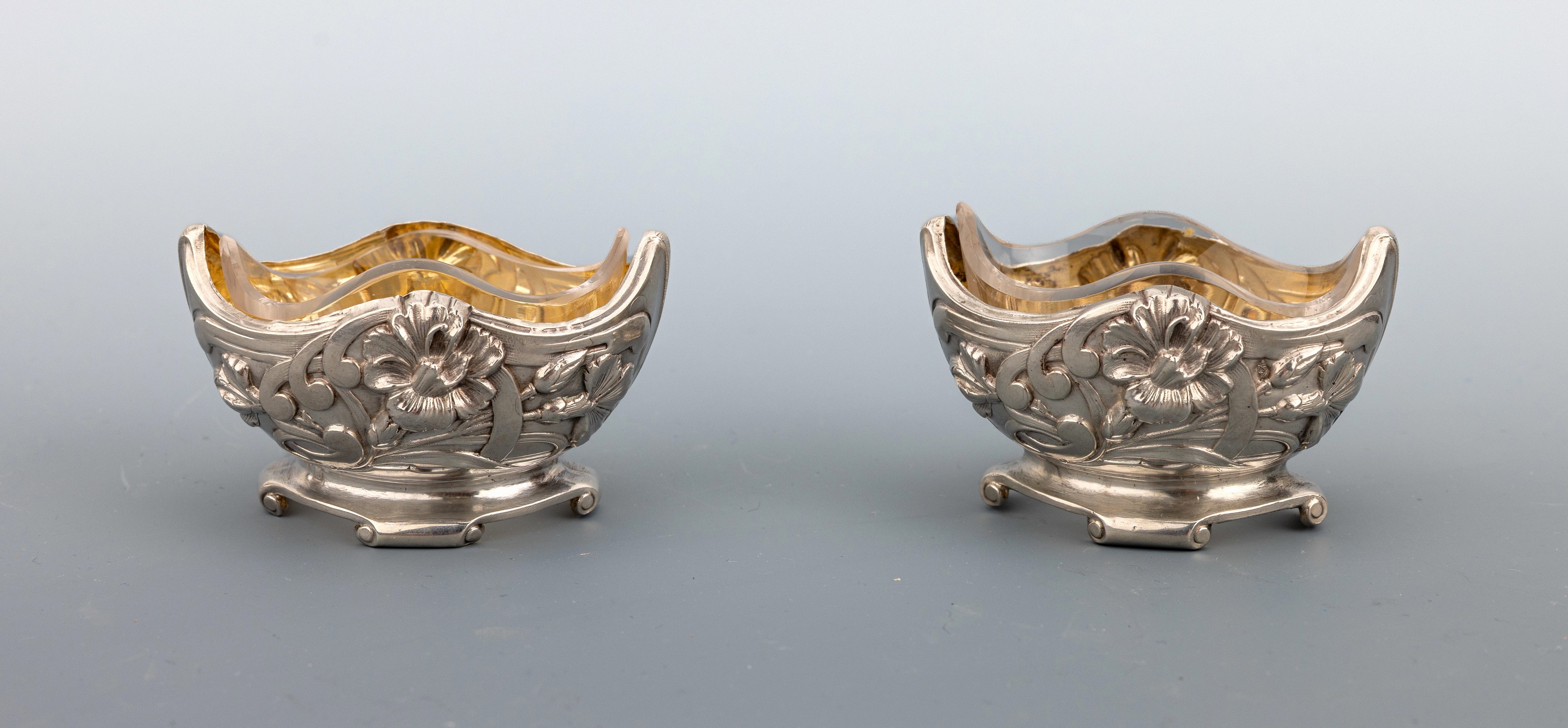 Image 27152307 - Salz-/Gewürzschälchen Paar, Frankreich um 1900, 950er Silber, Gondelform mit ...
