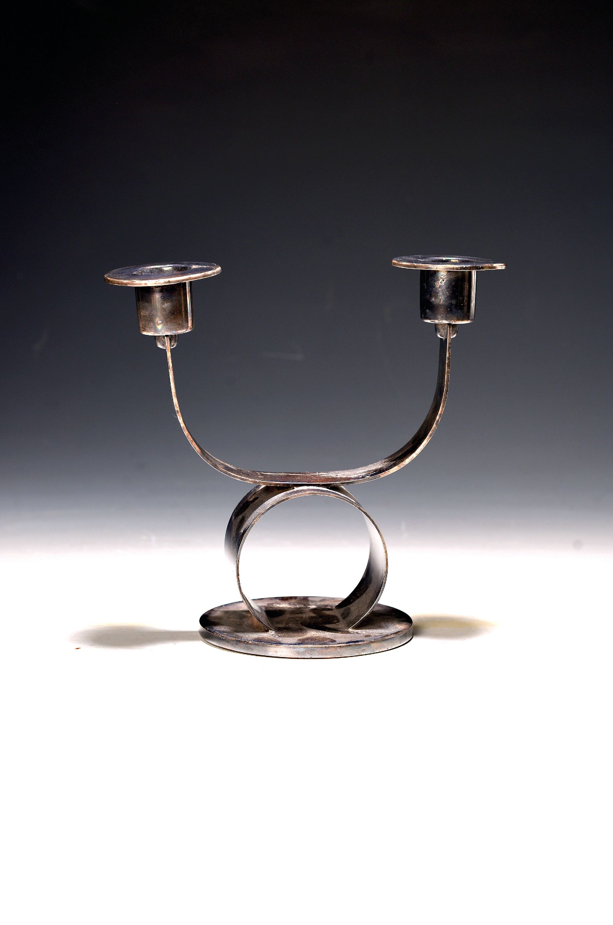 Image 27153239 - Art Deco-Kerzenleuchter, WMF, Geislingen, 1925-35, Metall versilbert, zweiflammig, ...