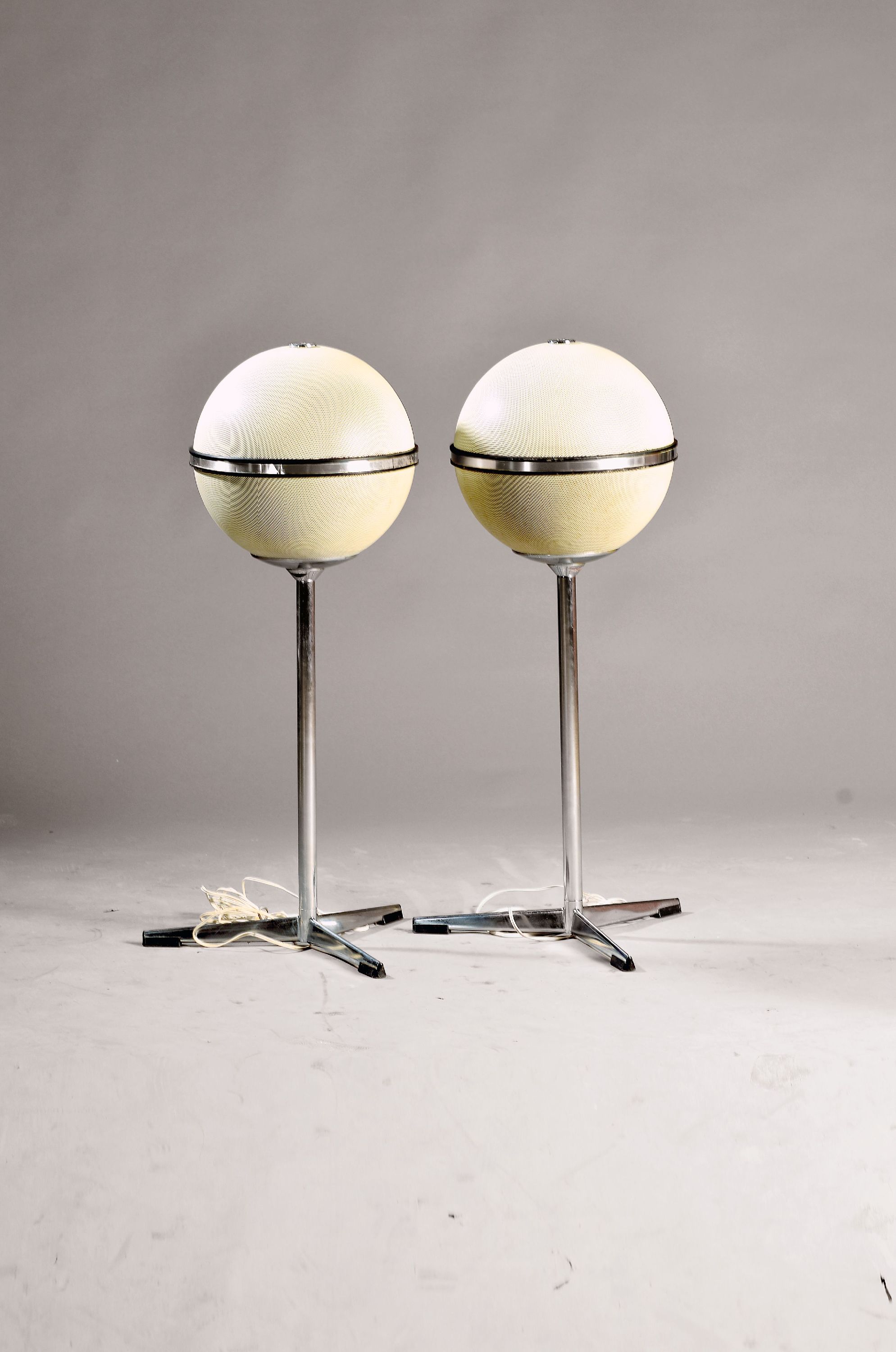 Image 27153311 - Pair of Audiorama 5000 spherical loudspeakers,Grundig, designed by Hans Gugelot ...