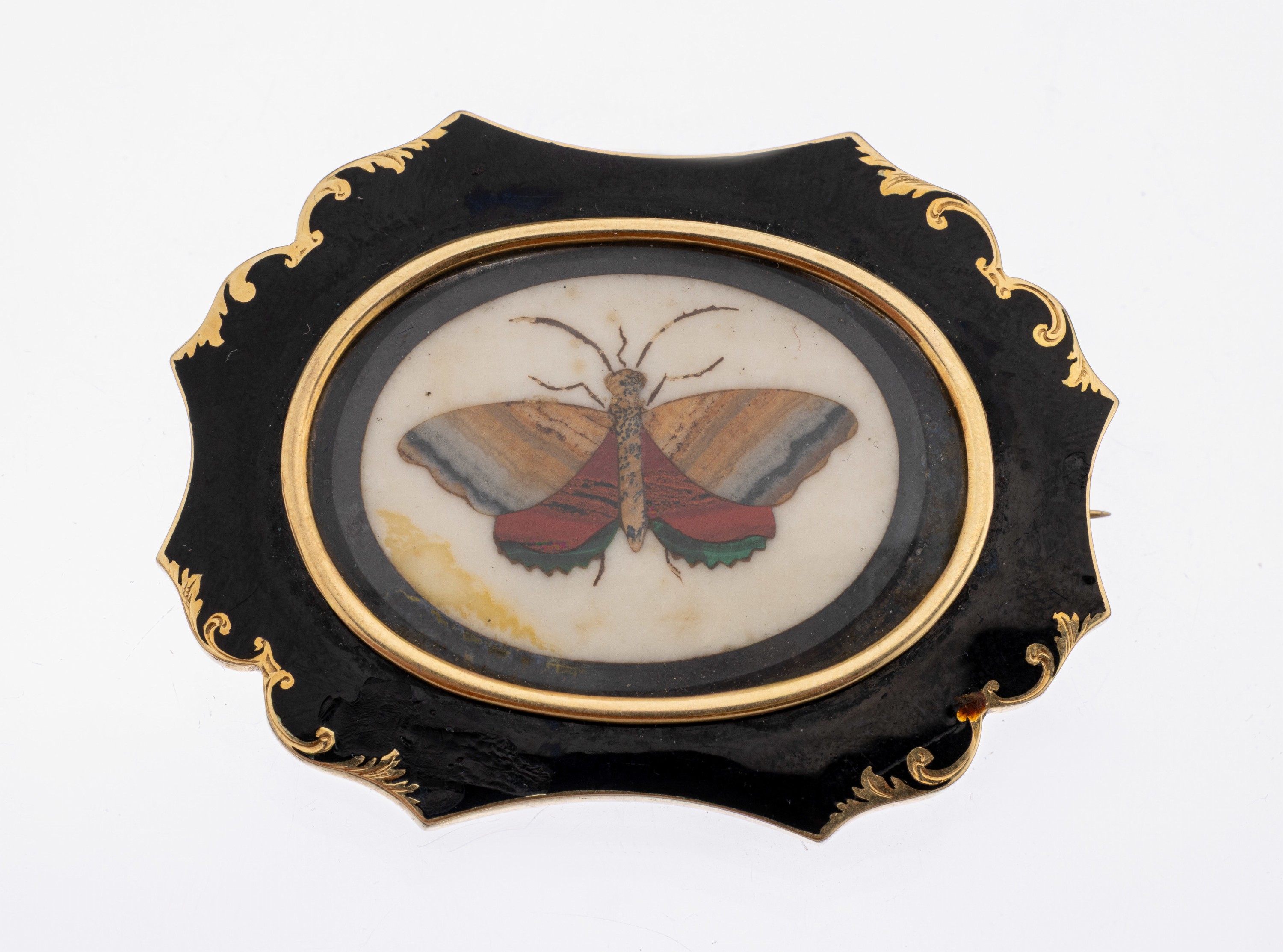 Image 27153371 - 14 kt Gold Farbstein-Email-Brosche, um 1850- 60, GG 585/000 gepr., geschweifte Form, ...