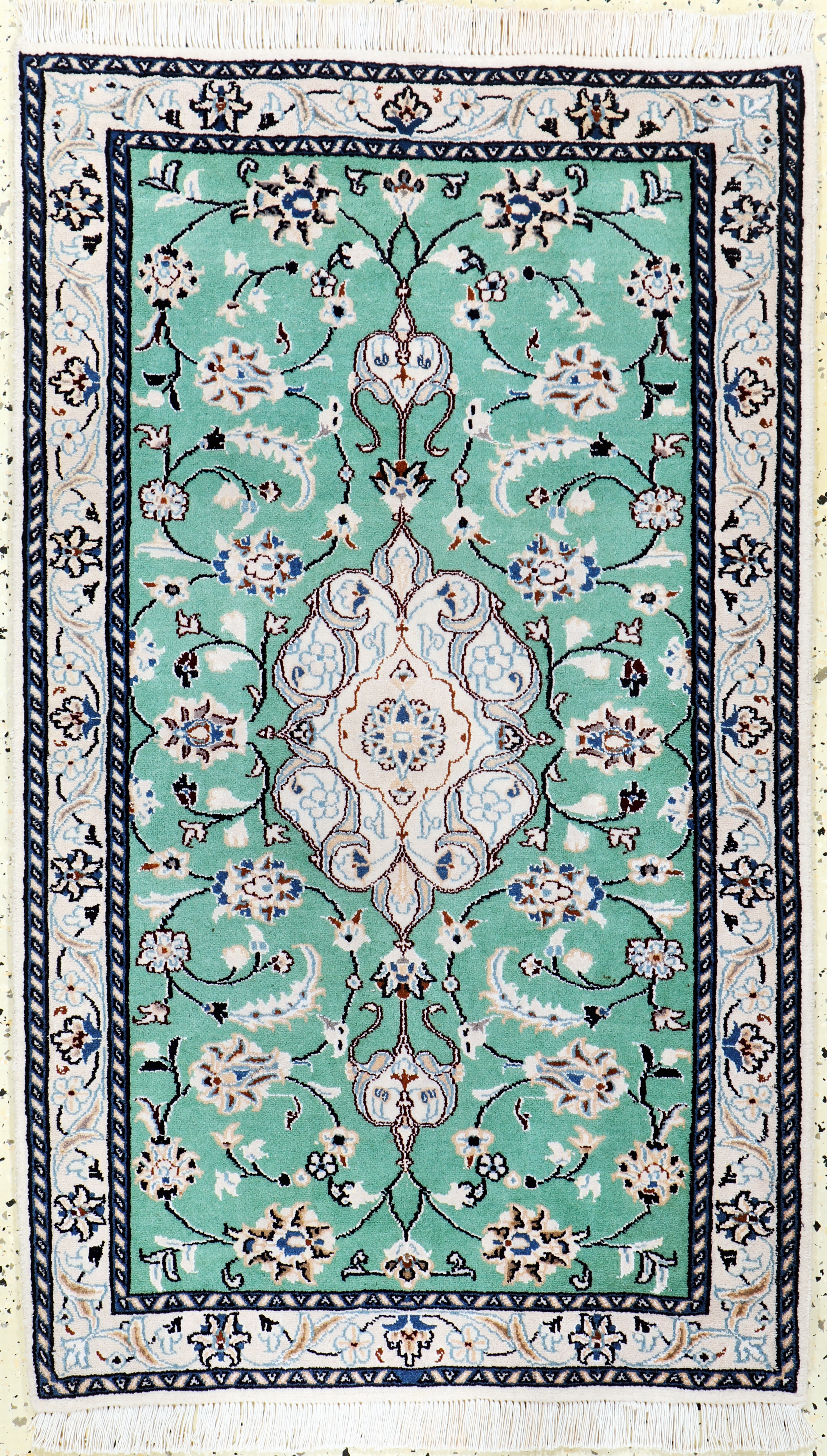 Image 27154067 - Nain fein, Persien, Neuwertig, Korkwolle mit Seide, ca. 123 x 73 cm Schätzpreis: 490, ...