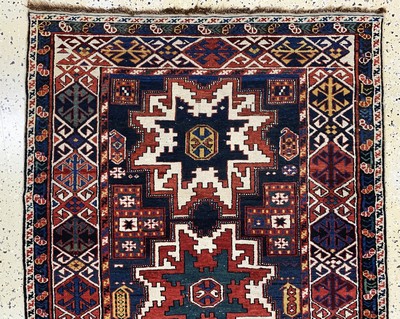 27154041a - ´Leshgi´Kazak antik, Kaukasus, 19.Jhd, Wolle auf Wolle, ca. 235 x 113 cm, EHZ: ...