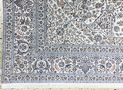 27154050b - Nain fein(6 La), Persien, Ende 20.Jhd, Korkwolle mit Seide, ca. 261 x 258 cm, ca. ...
