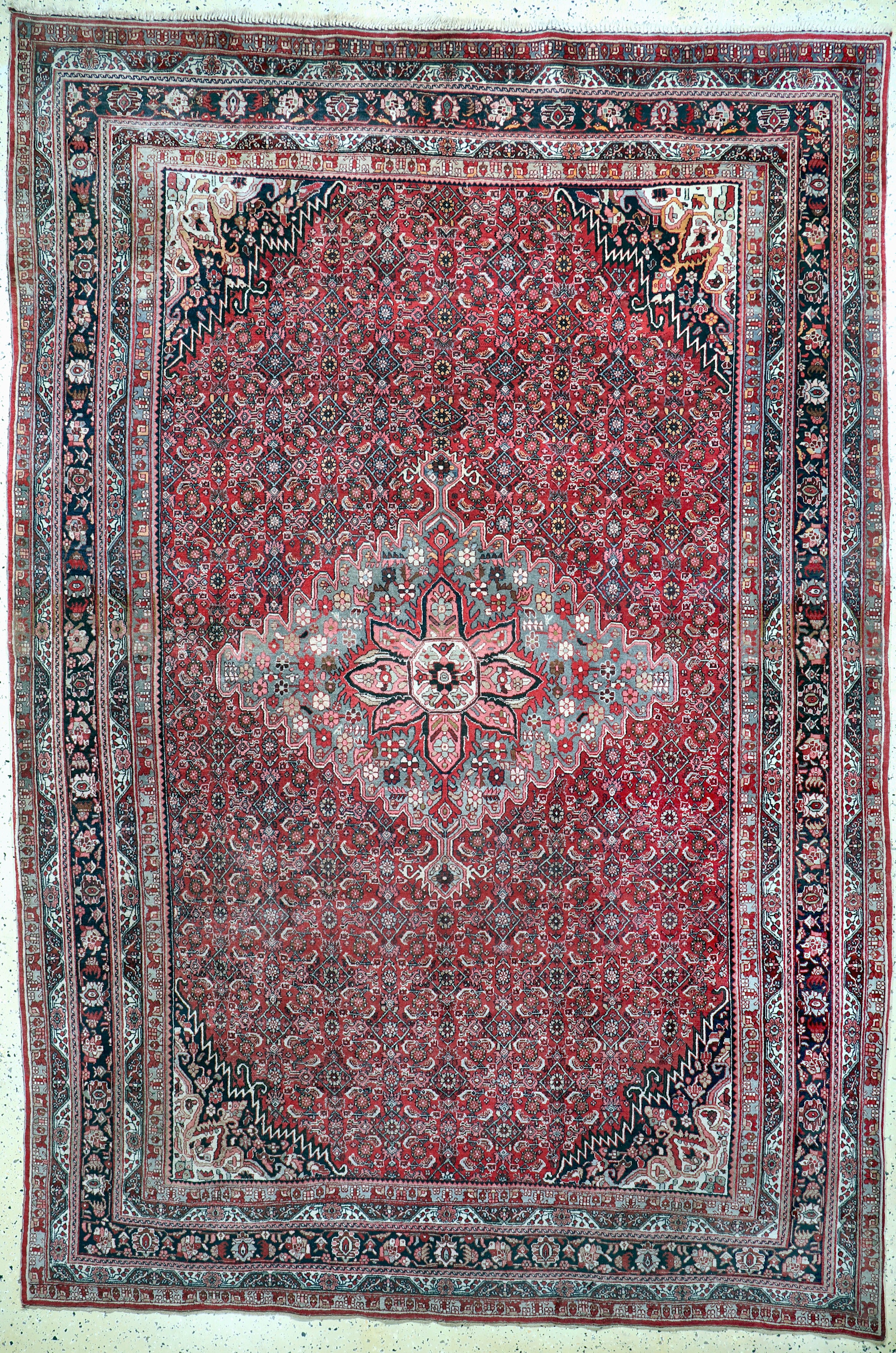 Image 27154682 - Bidjar alt, Persien, Anfang 20.Jhd, Wolle auf Baumwolle, ca. 333 x 225 cm, verblasst, ...