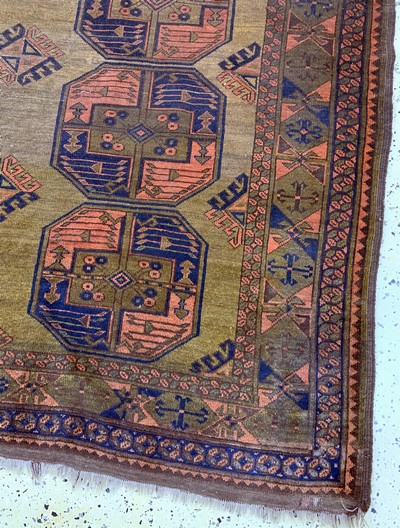 27154688a - Ersari main carpet, Turkmenistan, early 20th century, wool on wool, approx. 310 x 233 cm, ...