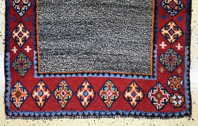 27154690c - Gabbeh alt, Persien, Mitte 20.Jhd, Wolle auf Wolle, ca. 206 x 107 cm, EHZ: 2 ...