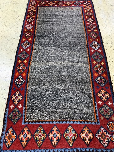 27154690d - Gabbeh alt, Persien, Mitte 20.Jhd, Wolle auf Wolle, ca. 206 x 107 cm, EHZ: 2 ...