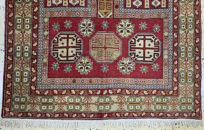 27154696b - Eriwan, Armenien, Mitte 20.Jhd, Wolle auf Baumwolle, ca. 175 x 122 cm, EHZ: 3 ...