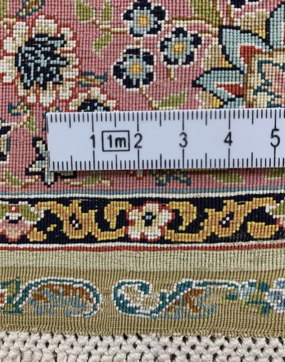 27155506e - Hereke silk very fine, Turkey, signed#´Özipek #´, late 20th century, pure natural silk, ...