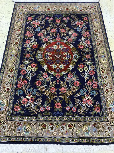 27155517d - Ghom Kork fein, Persien, Ende 20.Jhd, Korkwolle mit Seide, ca. 155 x 110 cm, EHZ: 2 ...