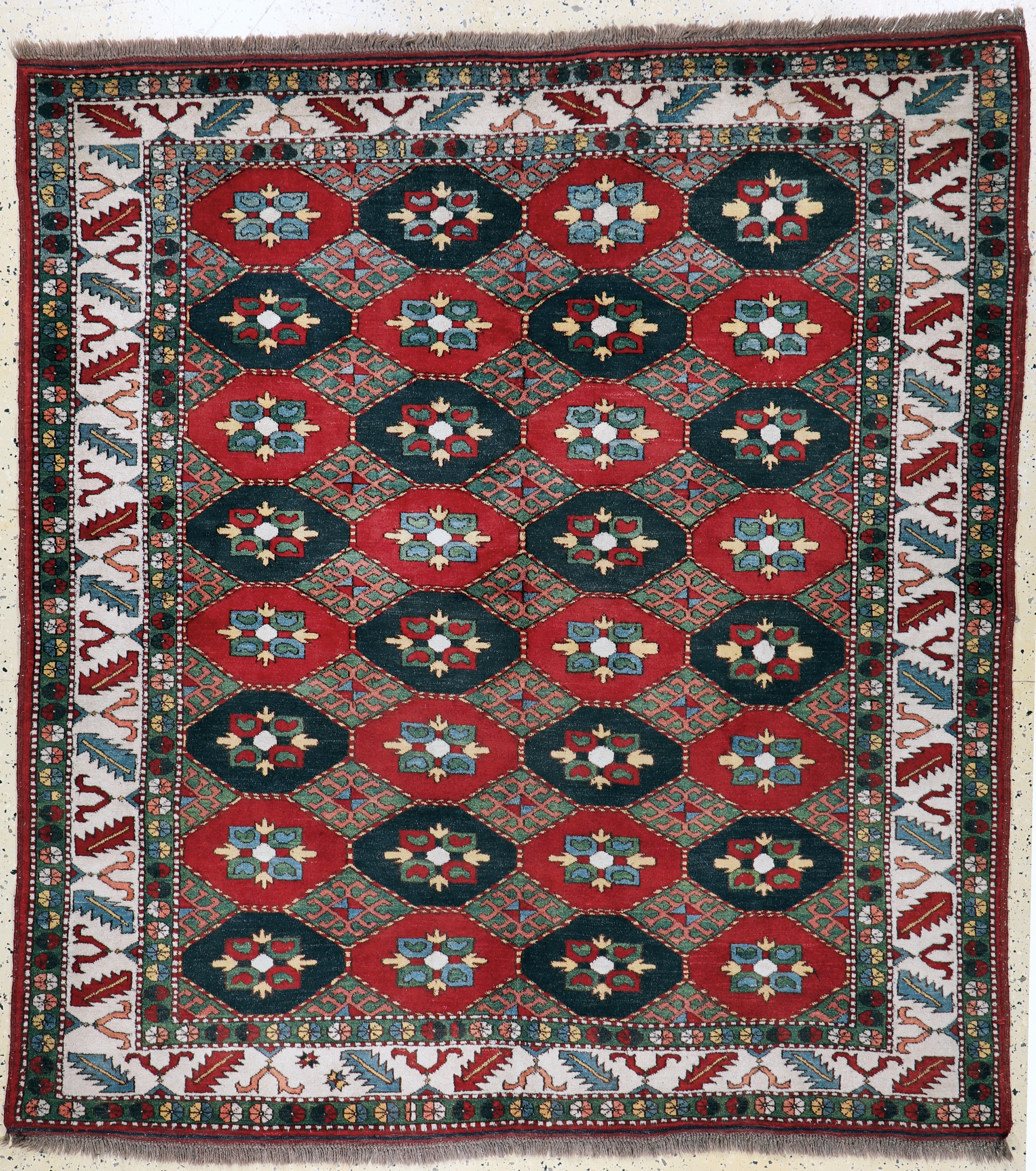 Image 27155764 - Kazak-Motiv, Pakistan, Enden 20.Jhd, Wolle auf Wolle, ca. 204 x 187 cm, EHZ: 2 ...