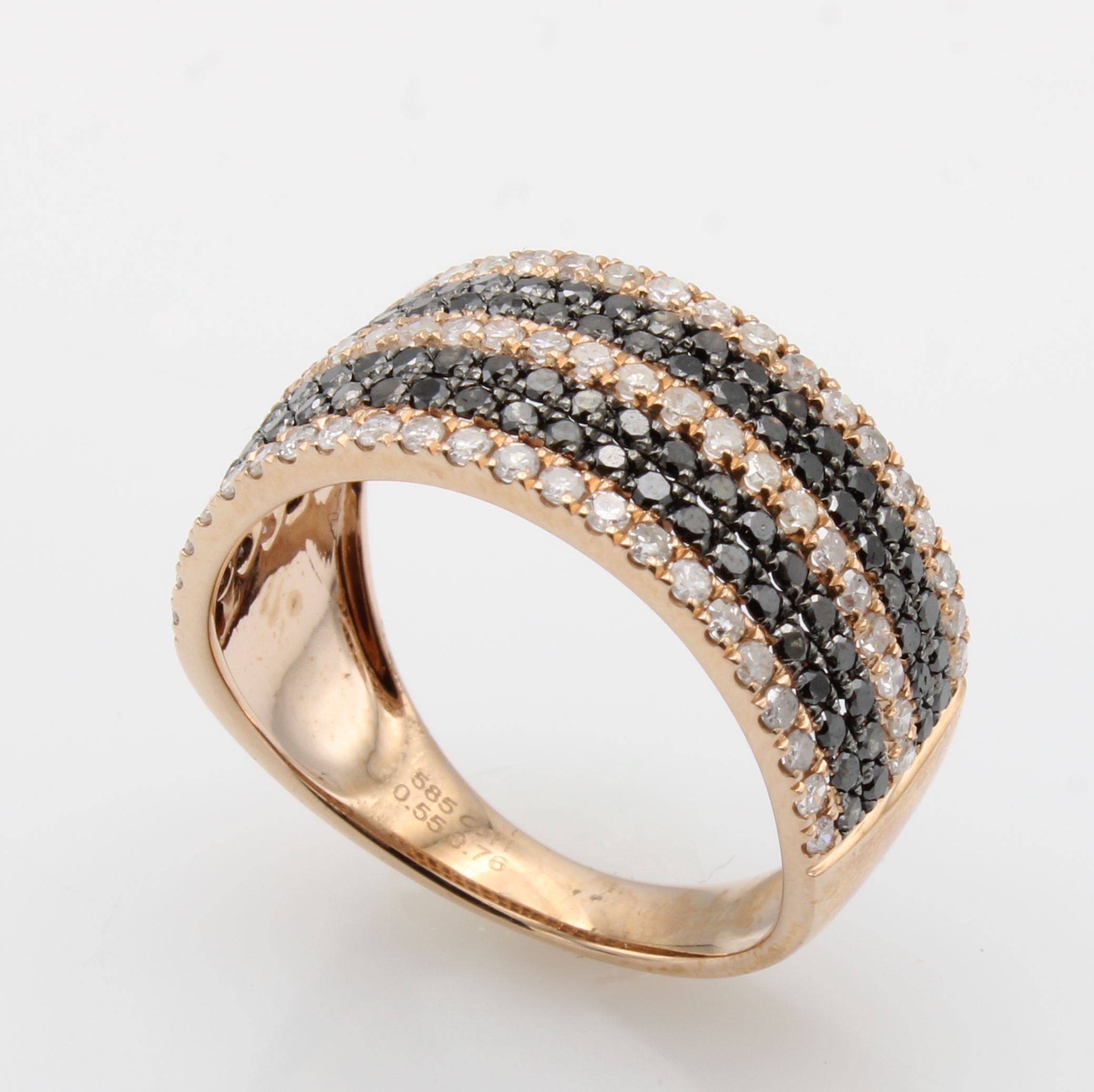 Image 27155793 - Ring mit Brillanten und Diamanten, RoséG 585/000, 68 Brill. zus. ca. 0.55 ct ...