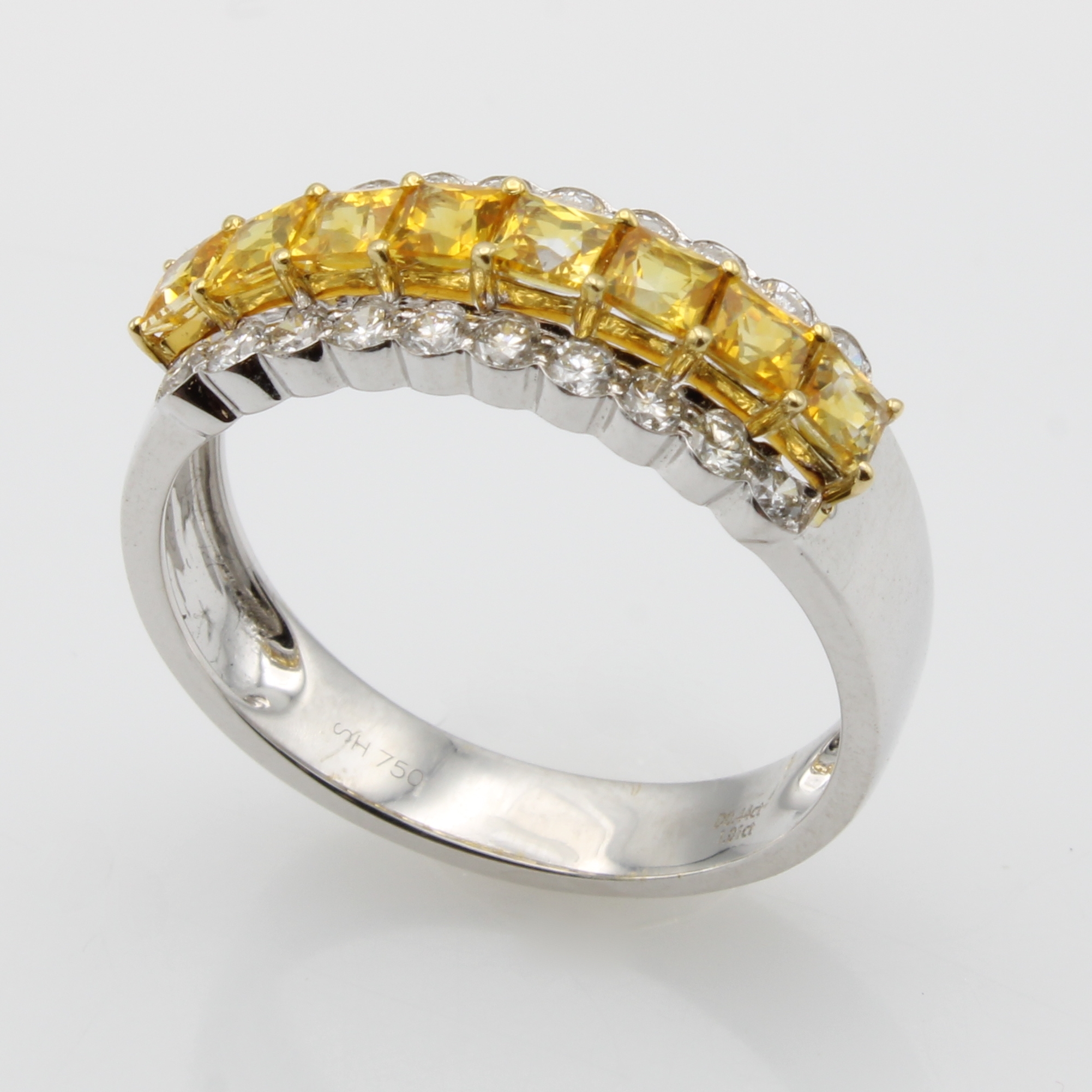 Image 27155794 - Ring mit Brillanten und Spinellen, WG 750/ 000, 20 Brill. zus. ca. 0.44 ct hochfeines ...