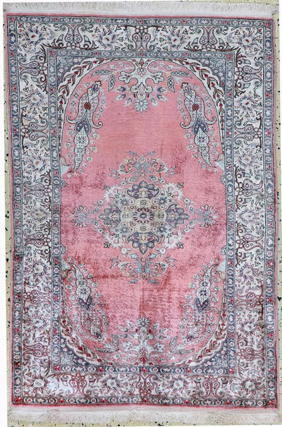 Image Seiden Kayseri, Türkei, Ende 20.Jhd, reine Naturseide, ca. 122 x 85 cm, gereinigt, ...