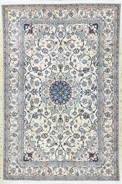 Image Nain fine(6 La), Persia, late 20th century, corkwool with silk, approx. 250 x 166 cm, ...