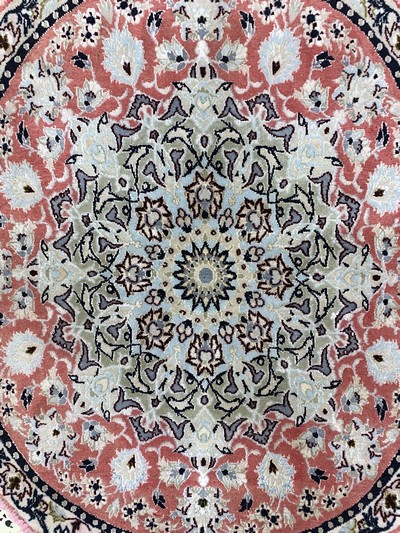 27155753a - 2 lots Nain fein, Persien, Mitte 20.Jhd, Korkwolle mit Seide, durchmesser ca. 64 cm & ...