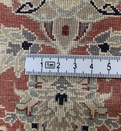 27155753d - 2 lots Nain fein, Persien, Mitte 20.Jhd, Korkwolle mit Seide, durchmesser ca. 64 cm & ...