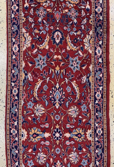 27155760b - Sarogh, Persien, Ende 20.Jhd, Wolle auf Baumwolle, ca. 440 x 82 cm, EHZ: 2 ...