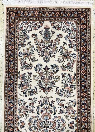 27155761a - Sarogh Kork fein, Persien, Ende 20.Jhd, Korkwolle auf Baumwolle, ca. 204 x 78 cm, ...