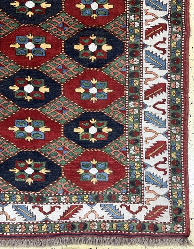 27155764a - Kazak-Motiv, Pakistan, Enden 20.Jhd, Wolle auf Wolle, ca. 204 x 187 cm, EHZ: 2 ...