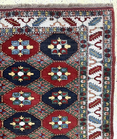 27155764d - Kazak-Motiv, Pakistan, Enden 20.Jhd, Wolle auf Wolle, ca. 204 x 187 cm, EHZ: 2 ...
