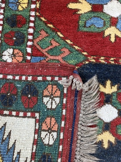 27155764f - Kazak-Motiv, Pakistan, Enden 20.Jhd, Wolle auf Wolle, ca. 204 x 187 cm, EHZ: 2 ...