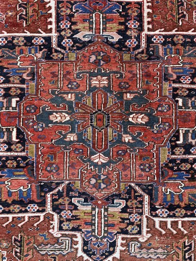 27155765d - Heriz alt, Persien, Anfang 20.Jhd, Wolle auf Baumwolle, ca. 345 x 240 cm, EHZ: 3-4 ...