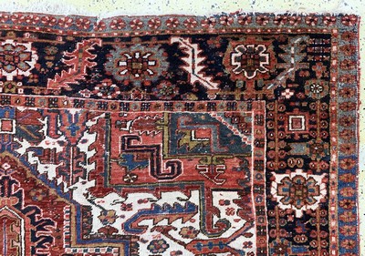 27155765f - Heriz alt, Persien, Anfang 20.Jhd, Wolle auf Baumwolle, ca. 345 x 240 cm, EHZ: 3-4 ...